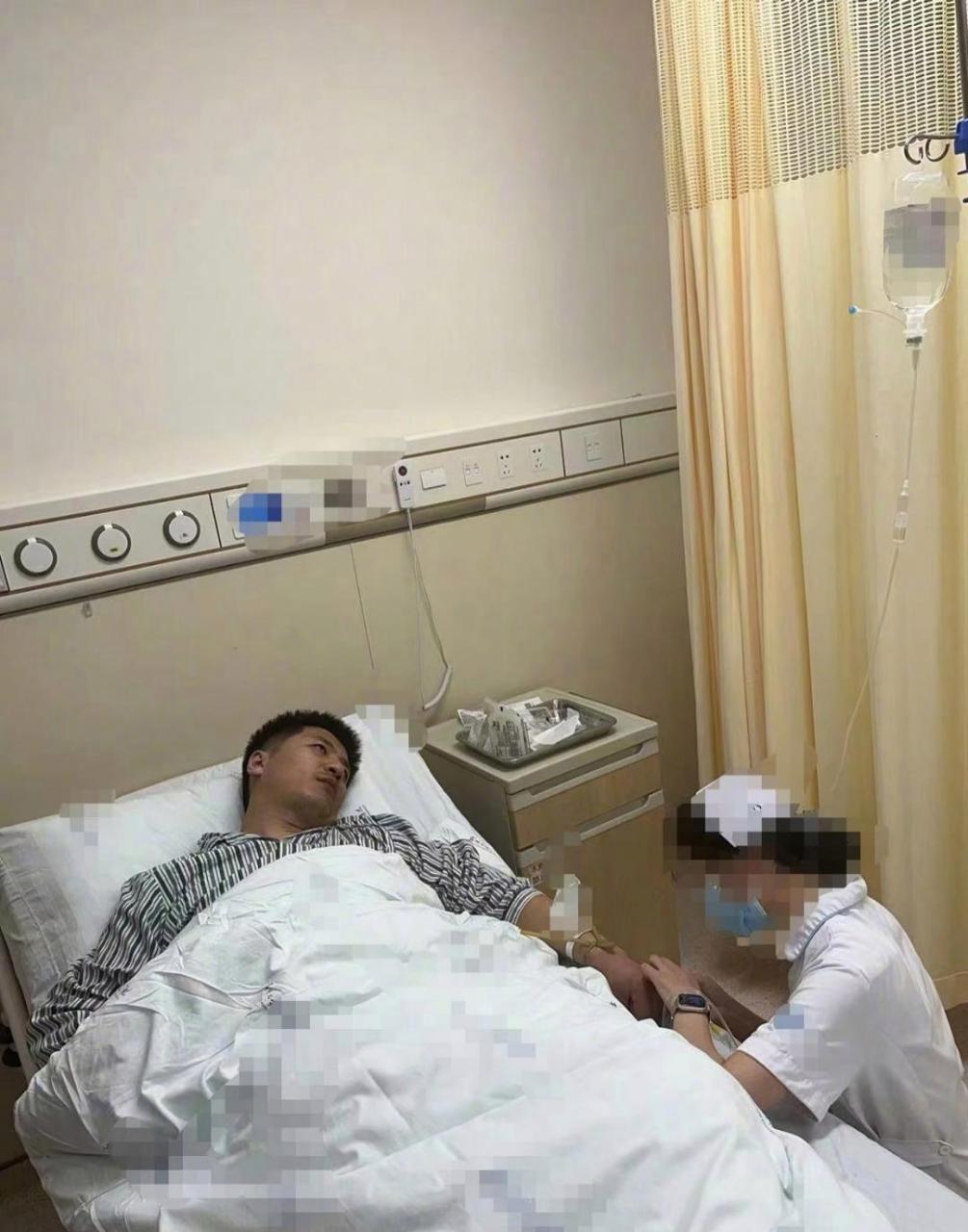 住院还要拍个照片发朋友圈,真是厉害了