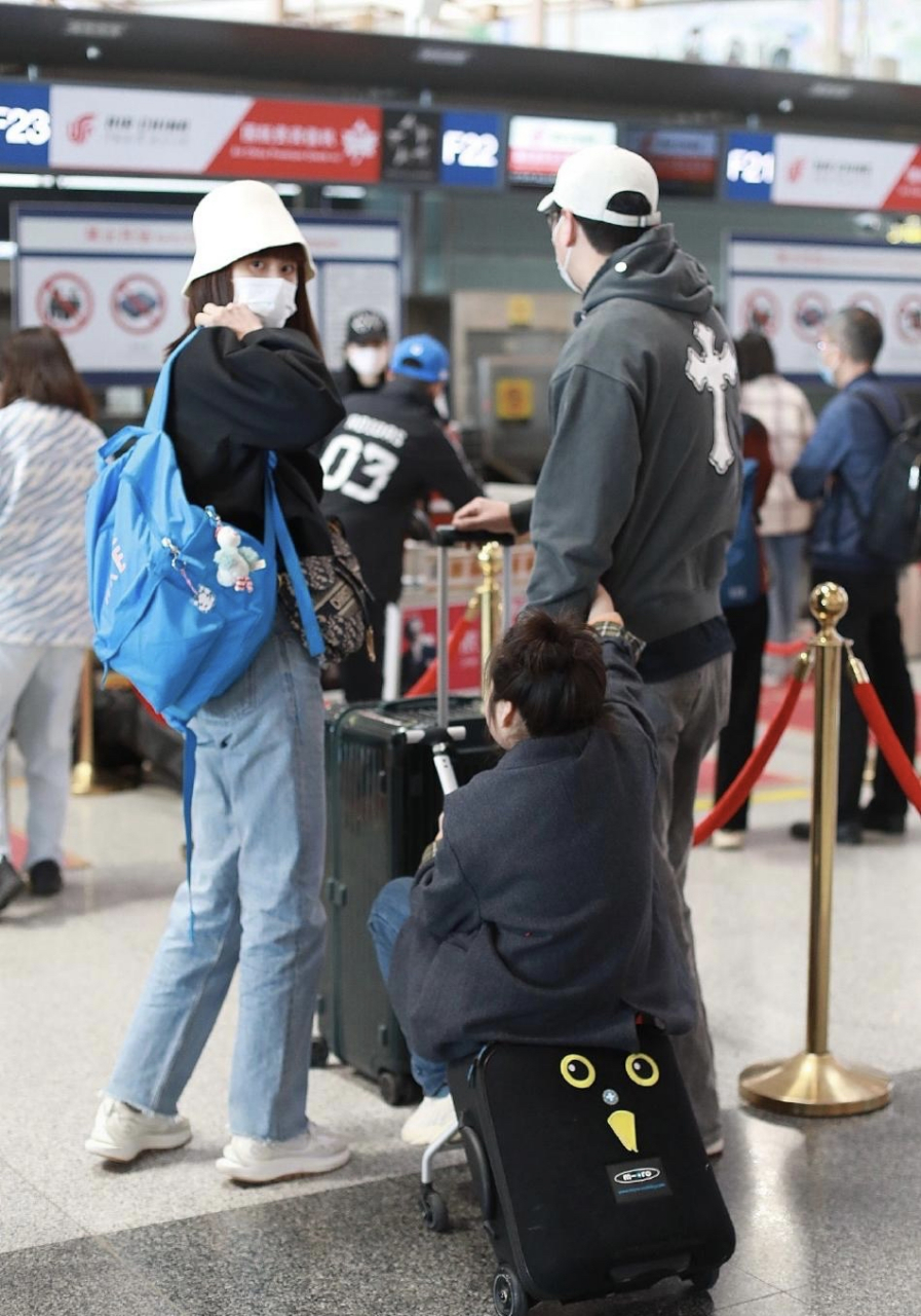 张亮与寇静不是离婚了吗?