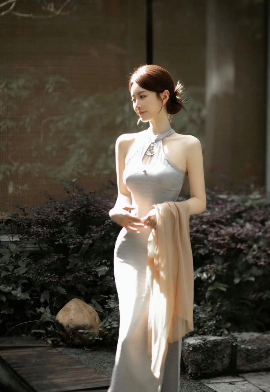 端庄优雅,温婉贤淑,这应该就是江南女孩的特色了吧