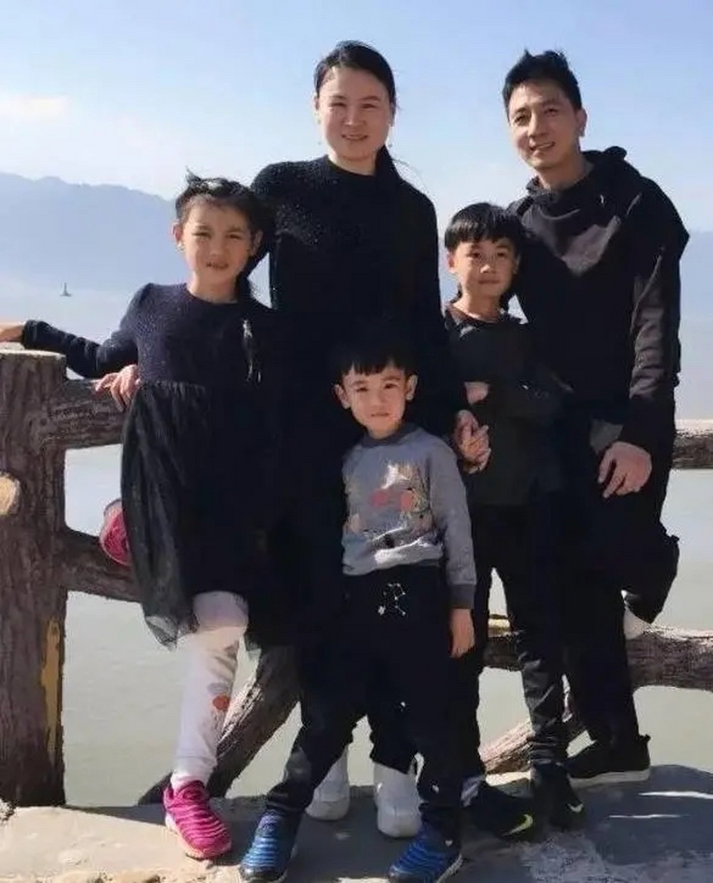 林生斌注销"潼臻一生",携二房与孩子"阳阳""暖暖"开启新生活  4月14日