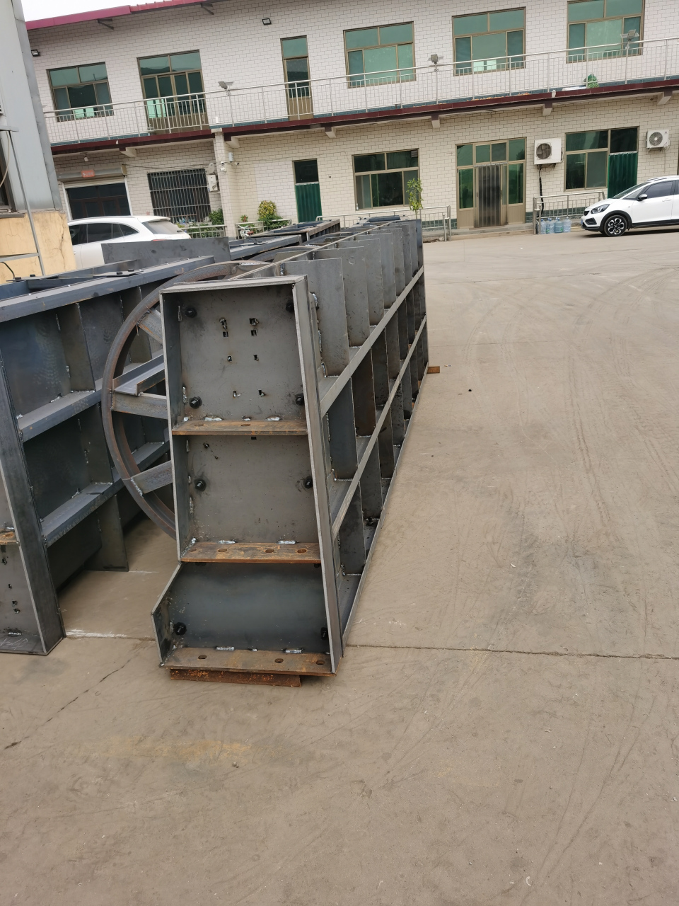 隔离墩模具 隔离墩钢模具 防撞隔离墩模具 防撞护栏模具 防撞墙模板