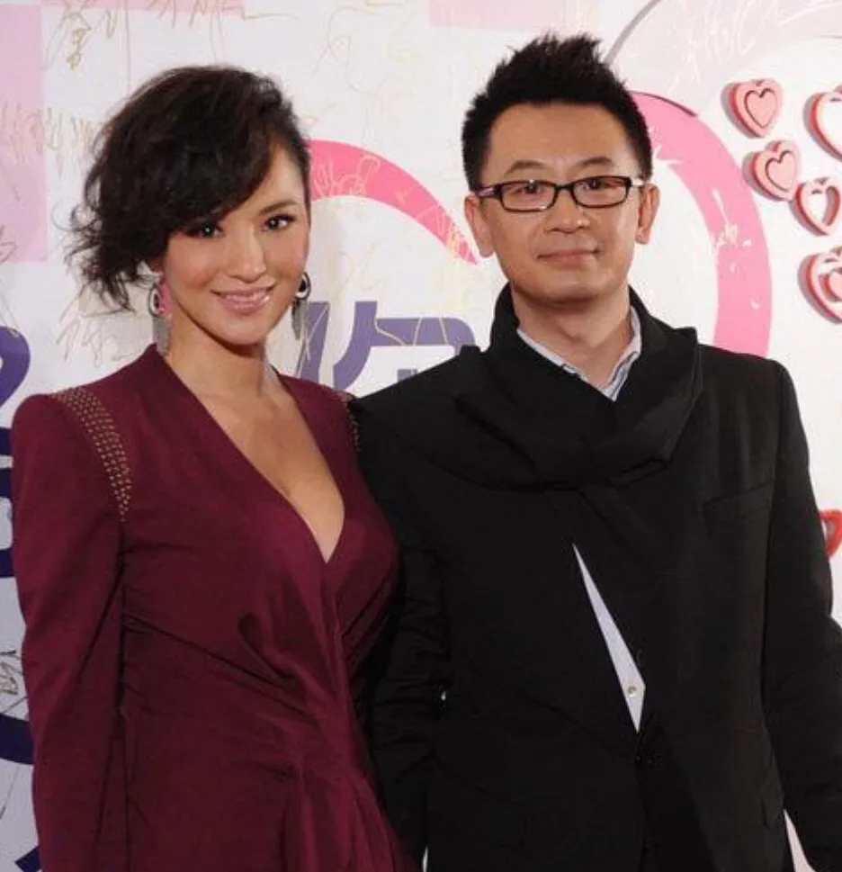 黄海波与莫小棋恋爱,为博美人一笑,黄海波送300万法拉利