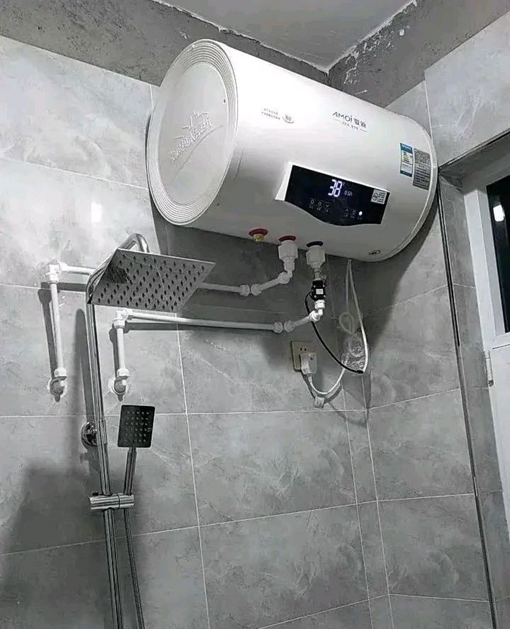 电热水器,空调挂机等,安装的时候都是悬挂在墙上,我们不仅需要考虑