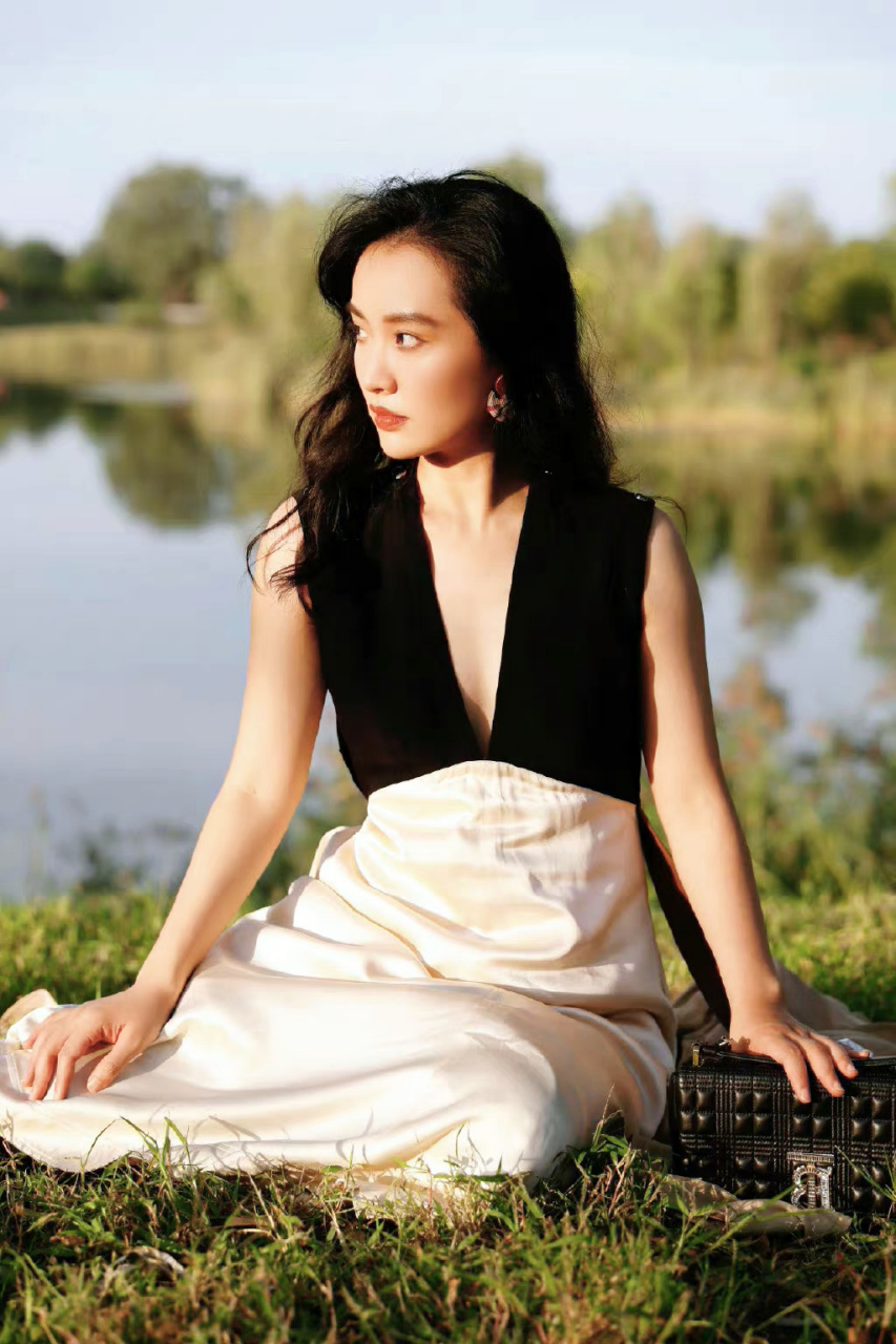 陈芋米# 灵动优雅,尽显清纯魅力