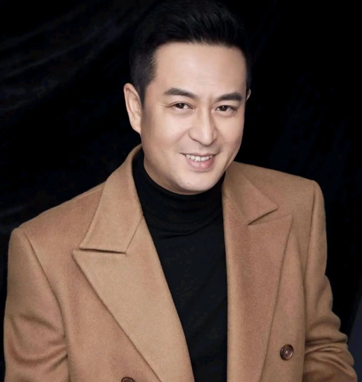 孙浩和张嘉译二人是西安老乡,张嘉译在高中毕业后来到北京电影学院