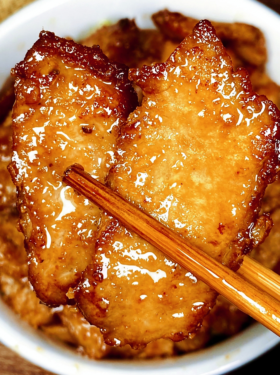 美食# 焦香酥脆嘎嘎香的「香煎猪排」,简单易做,快快试试吧～  所需