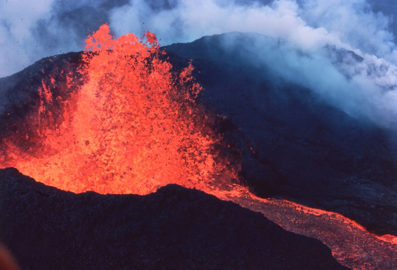 体积四万多立方公里,海拔4200米,莫纳罗亚火山为何可怕?