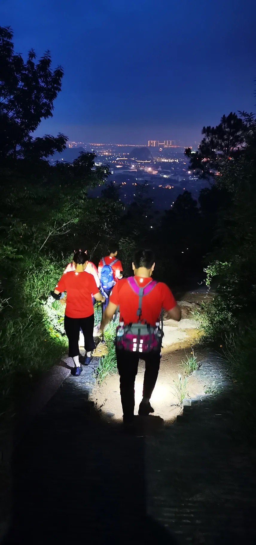第一次夜爬苏州灵白线,体验不一样的徒步登山之旅