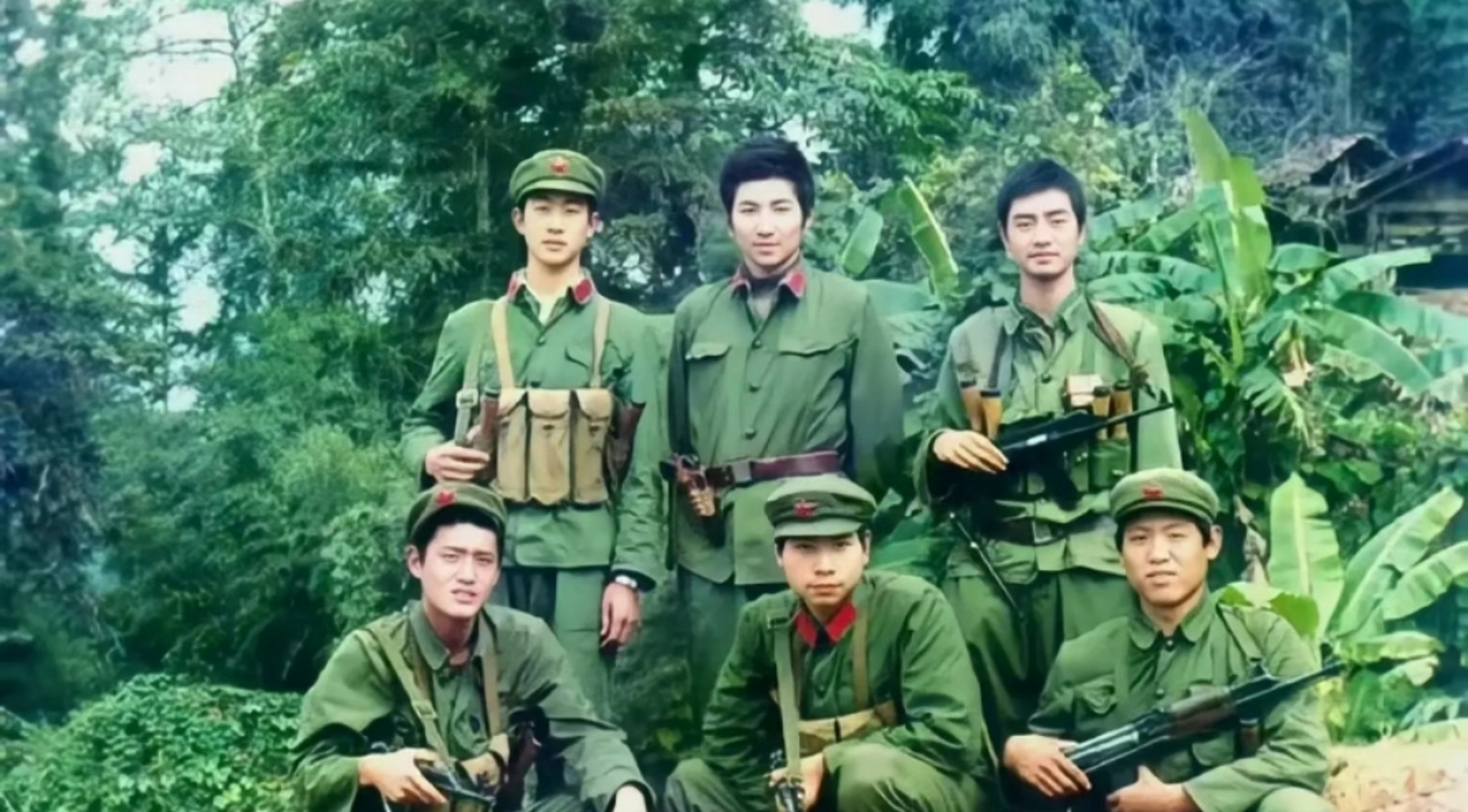 1984年12月,老山前线,云南麻栗坡,几名侦察兵合影!