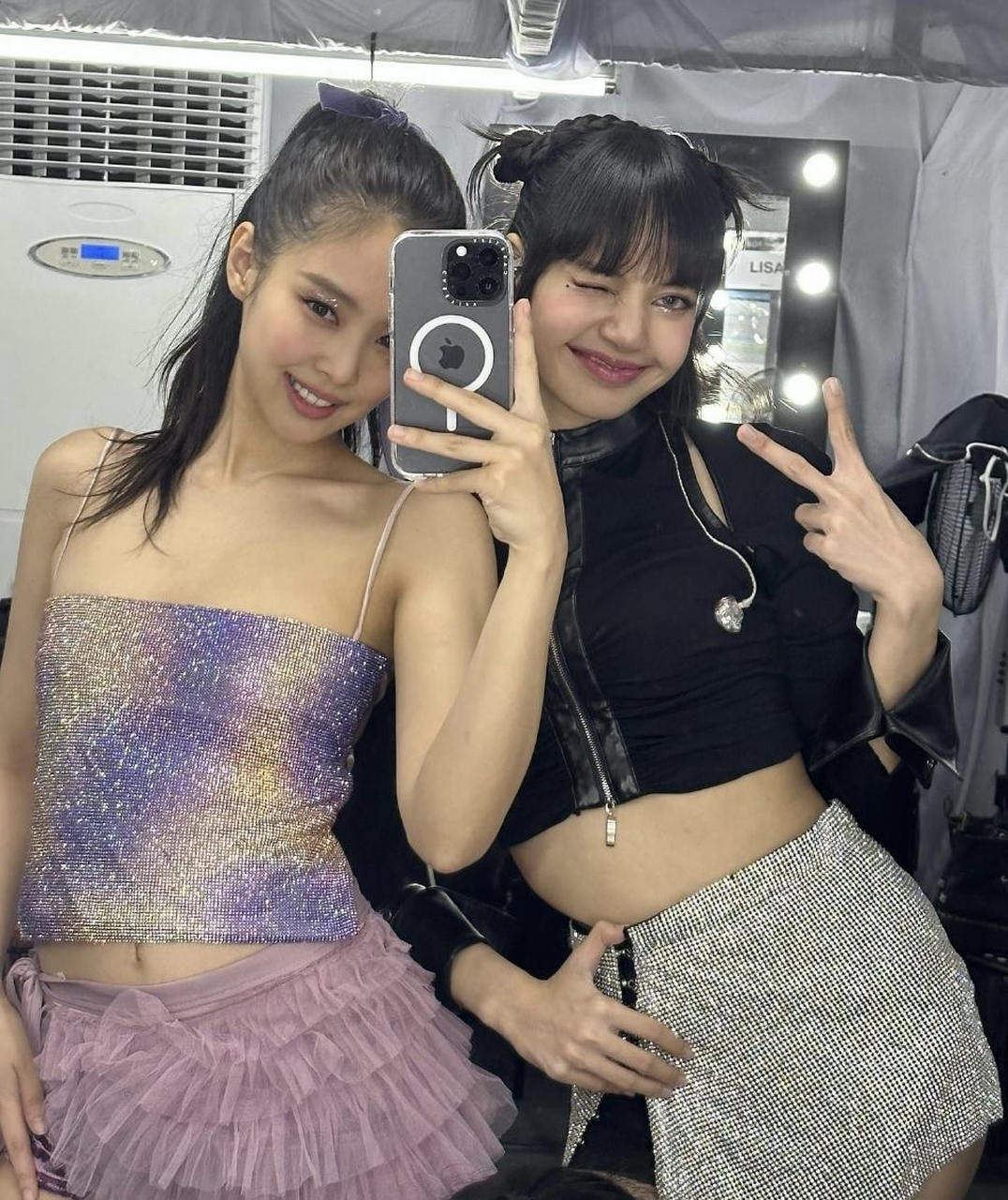 blackpink成员jennie与lisa的合照,像极了我和我姐妹的合照