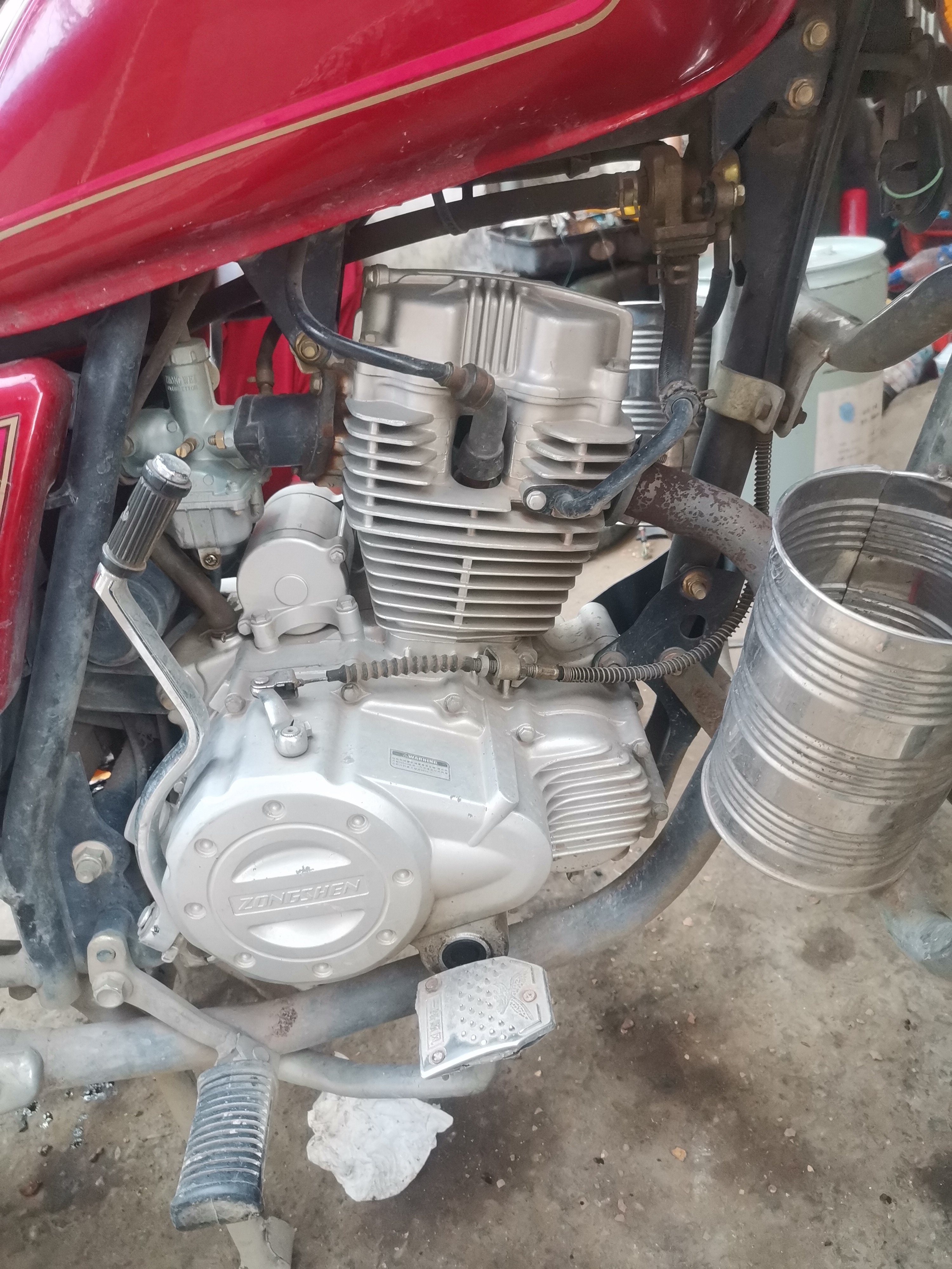 宗申125太子摩托车古怪机头