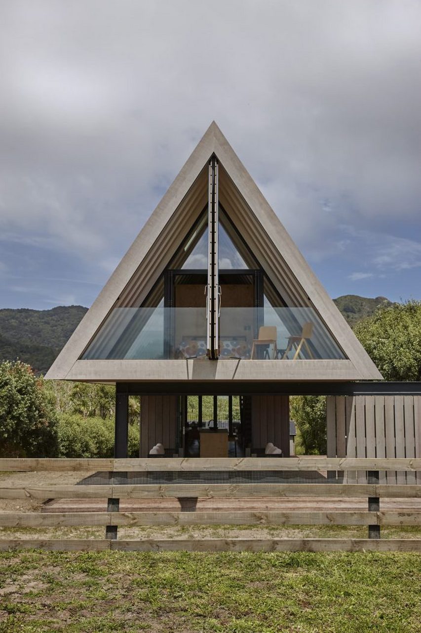 世界建筑:新西兰fale marker 住宅  从一个简单的倾斜屋顶中吸取了它