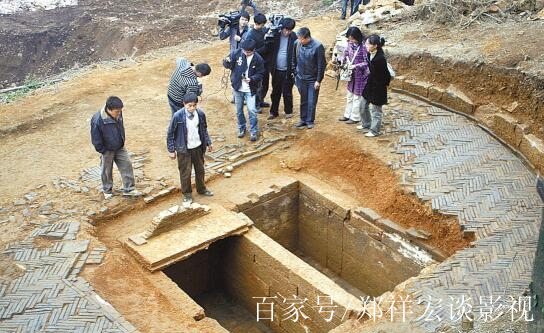 杭州寺廟挖出一塊青磚,考古隊大喜:下面有大墓,墓主與岳飛齊名