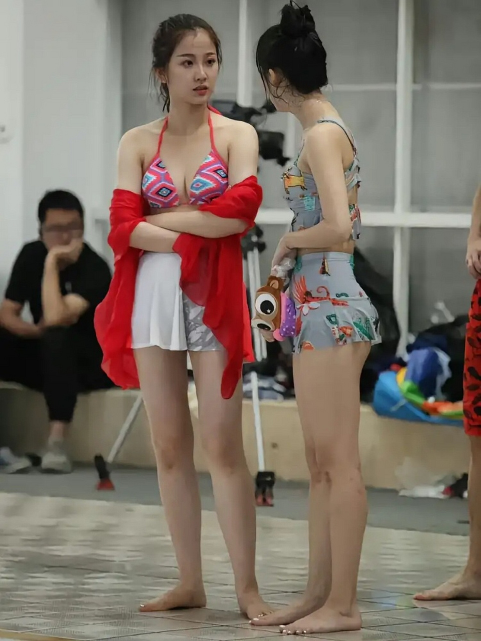 人小鬼大的虞书欣,看起来好年轻啊.