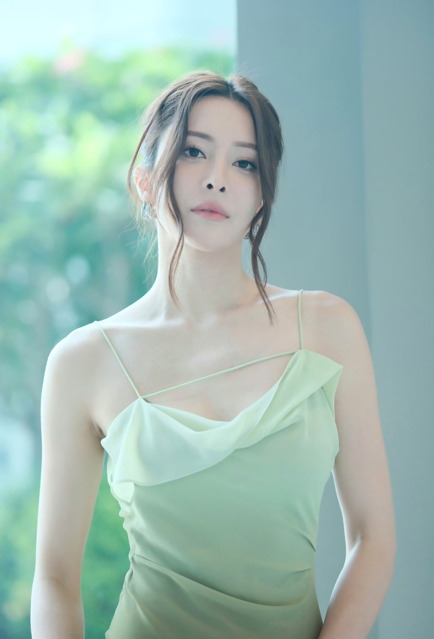 张曦雯,新造型,可盐可甜,五官精致带性感,怎一个美字了得 #张曦雯