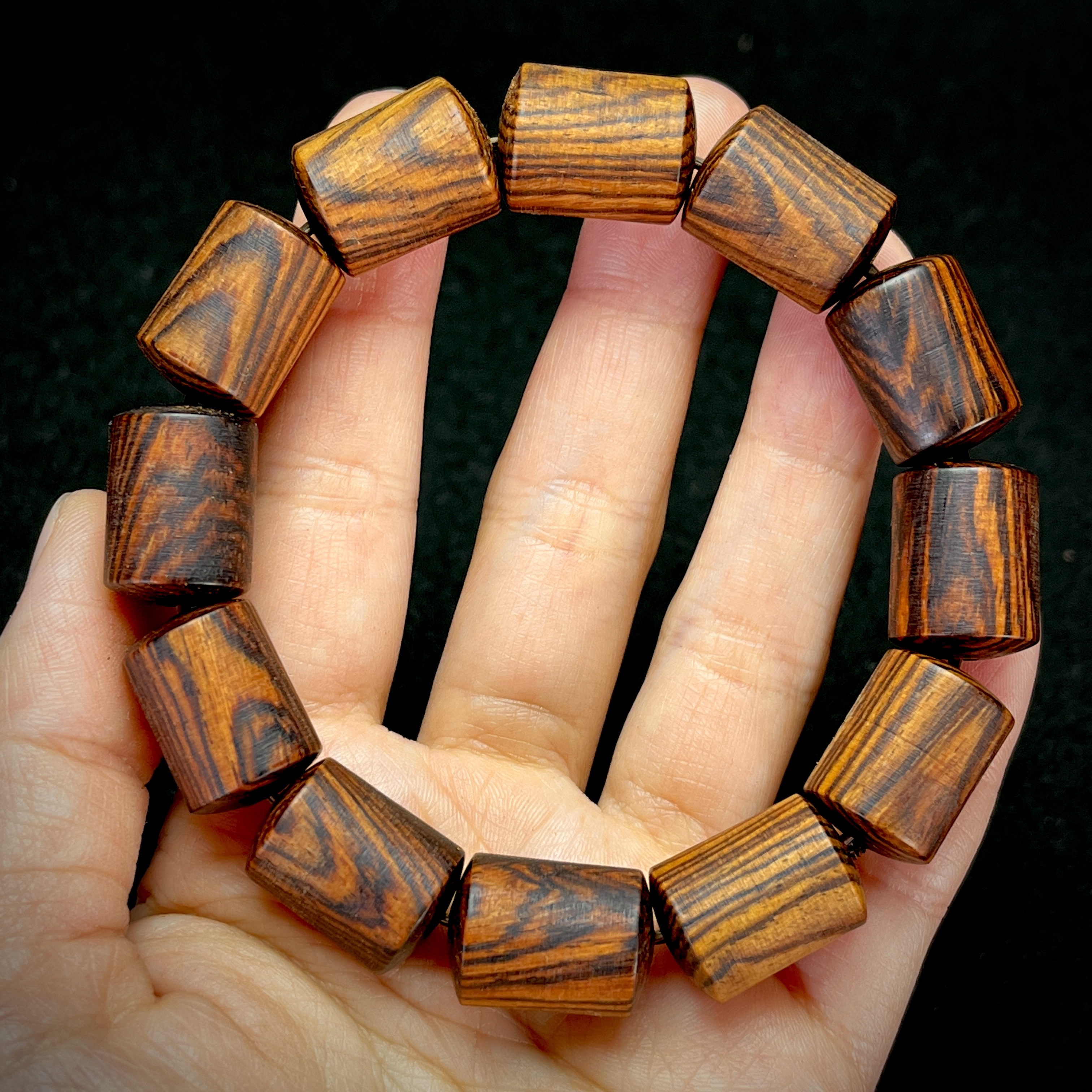 云南降真香「龙甘香」山水纹1.8桶珠手串