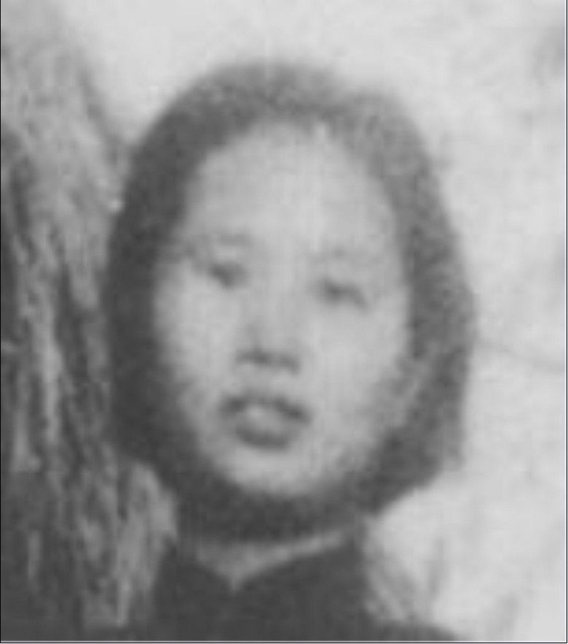 当时陈毅为红22军军长,萧菊英是红22军军部参谋处机要秘书 同年10月