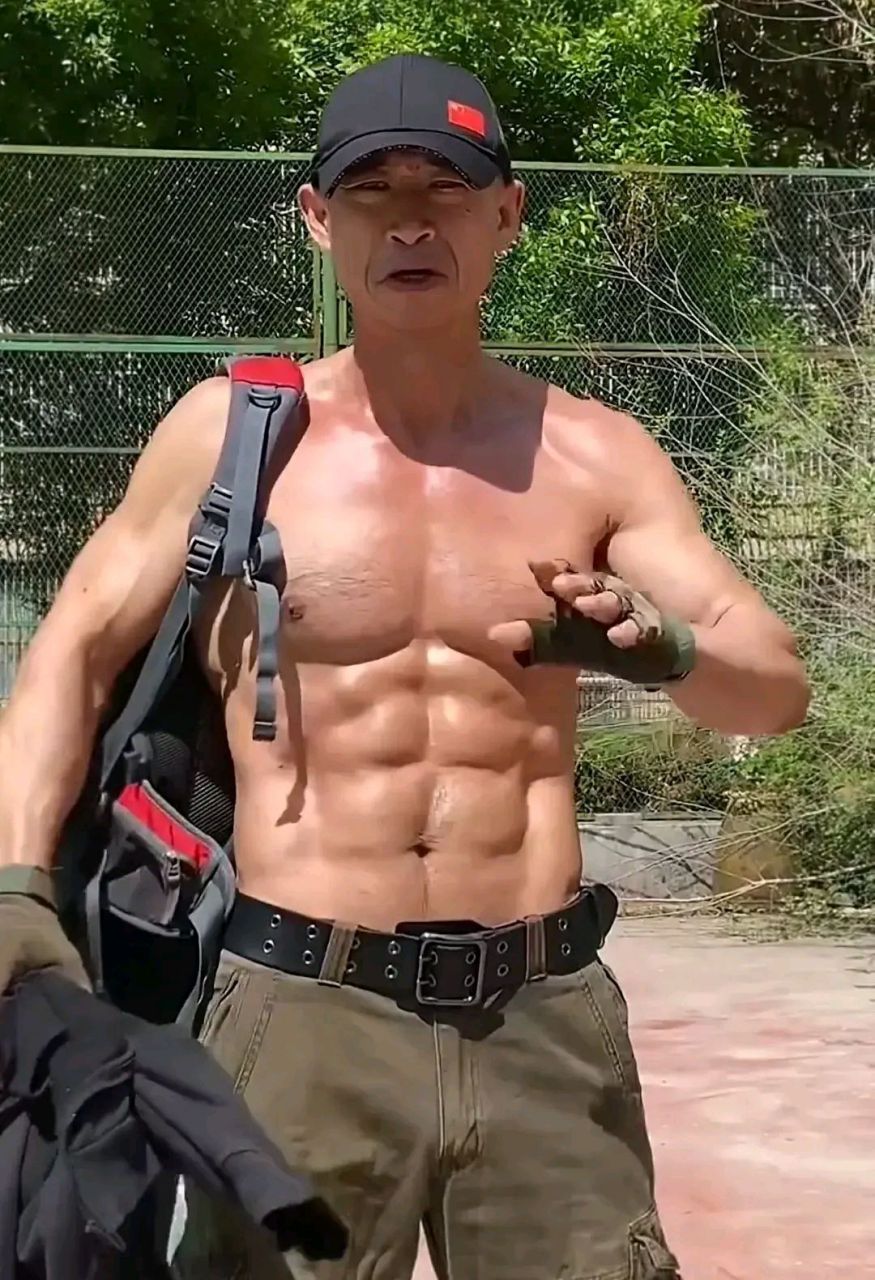 5月1日,演员江水,在某平台发布了一段视频,视频中,江水对着镜头说:"