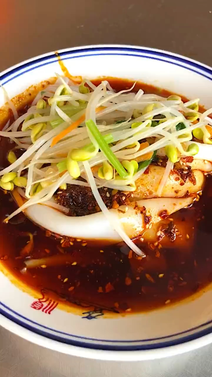 汉中热米皮,再来一碗菜豆腐完美