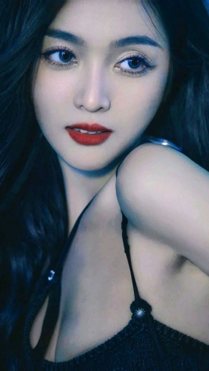 吴宣仪,性感的魅力这么好的身材0599 #你好星期六#宣仪好美啊我下