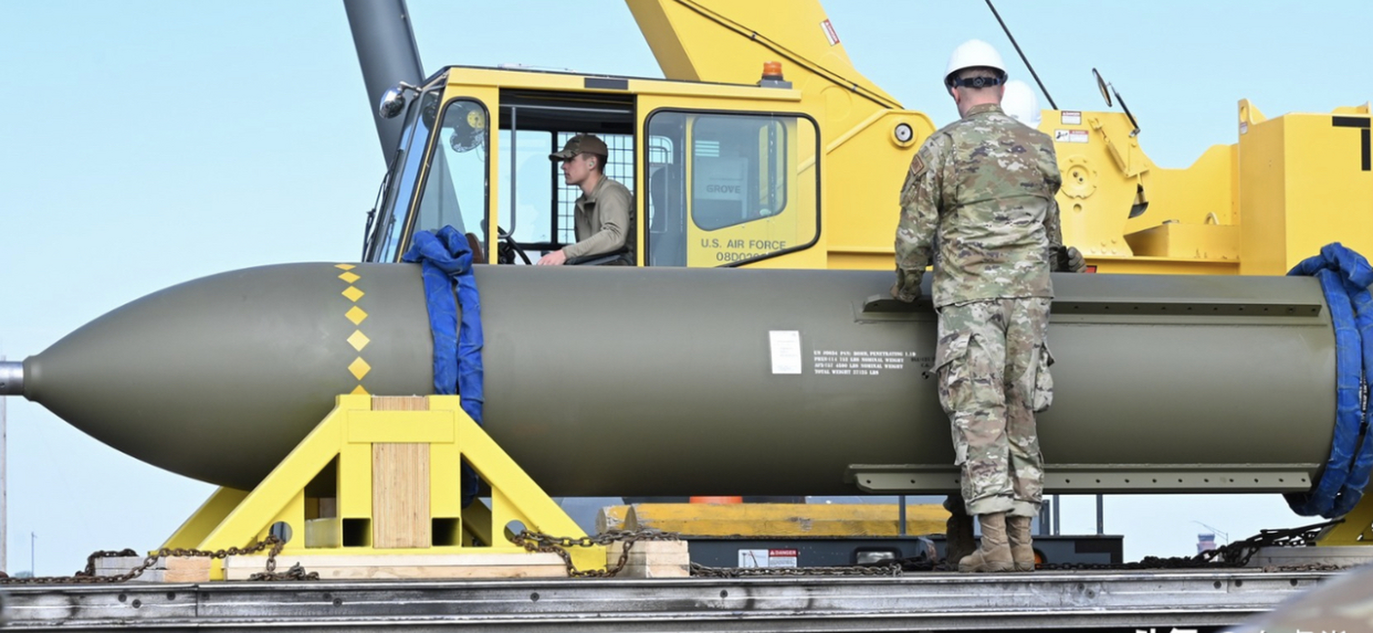 gbu-57属于常规弹药 ,但因为规模足够大,钻入地底下引爆