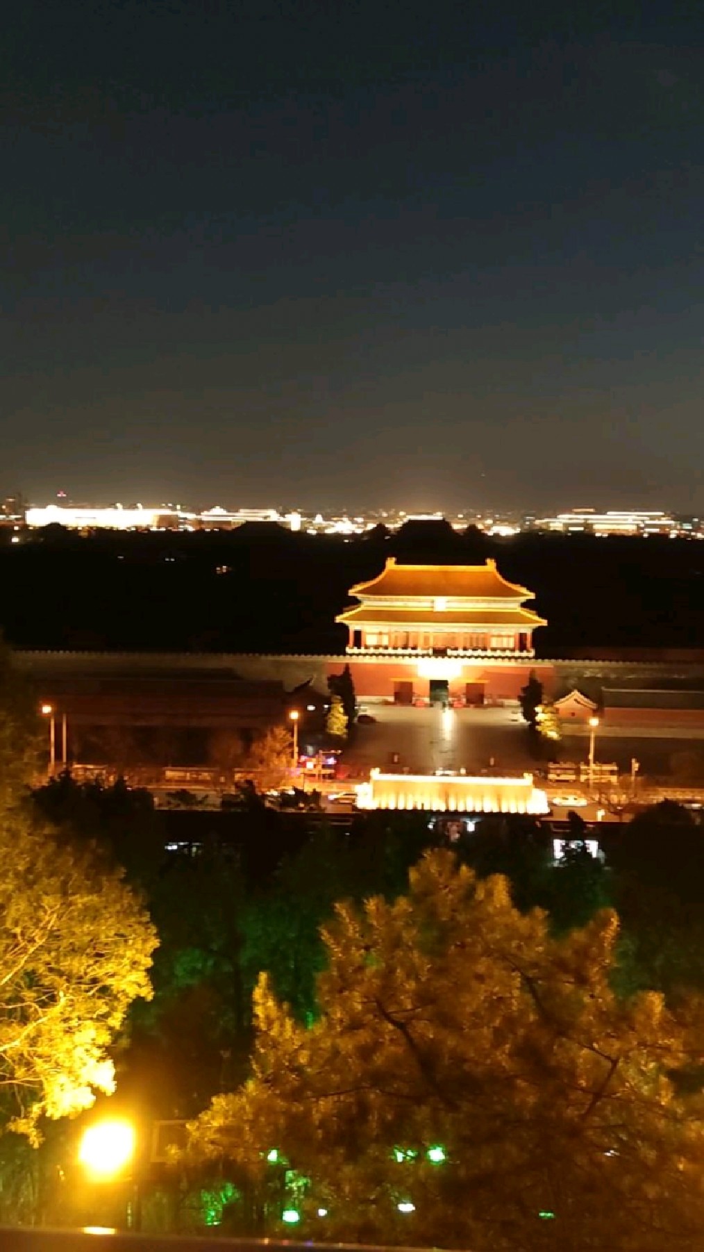 景山公园看故宫夜景图片