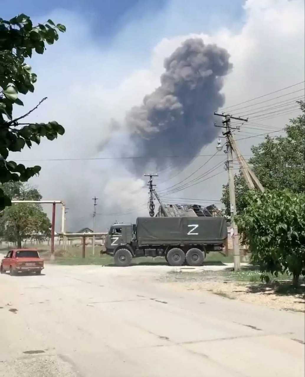 强袭: 乌克兰无人机再度轰炸克里米亚俄罗斯弹药库  7月22日,俄罗斯