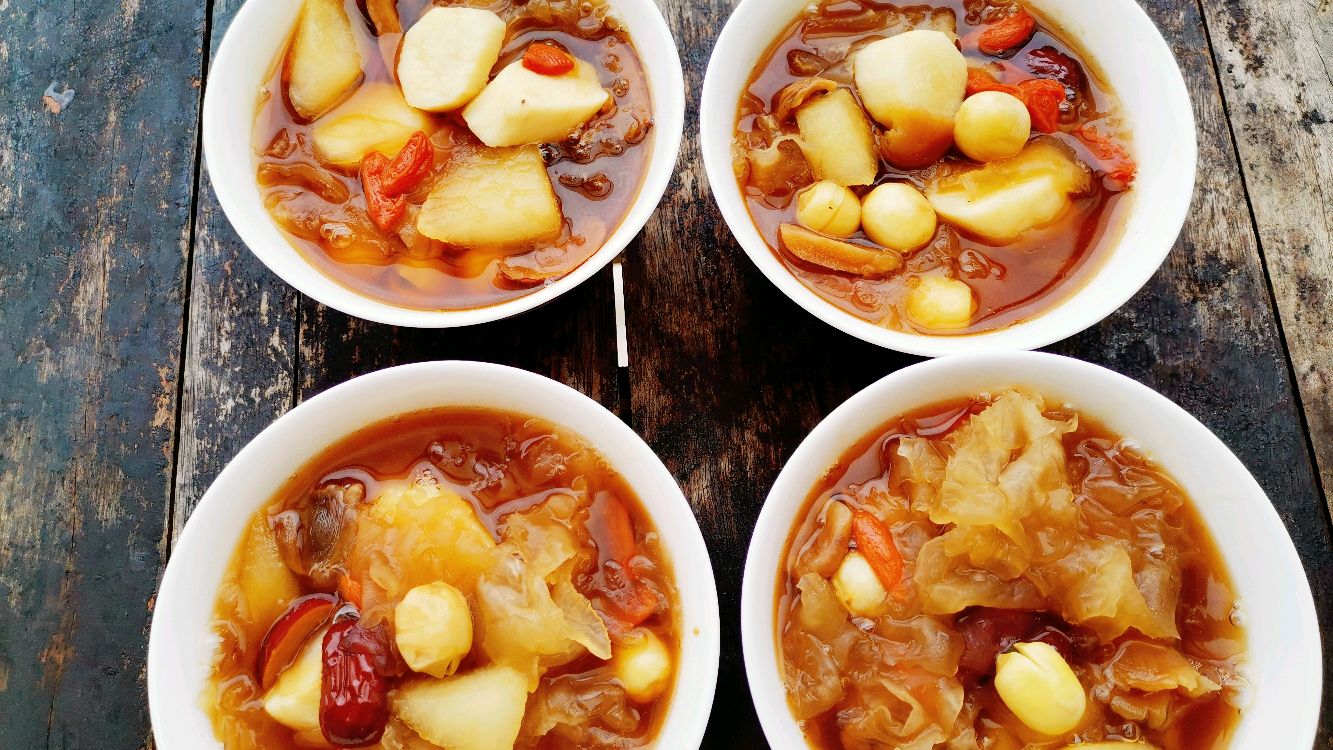 无锡大姐教你做山药雪梨银耳汤,美容养颜气色好,口感清甜好喝