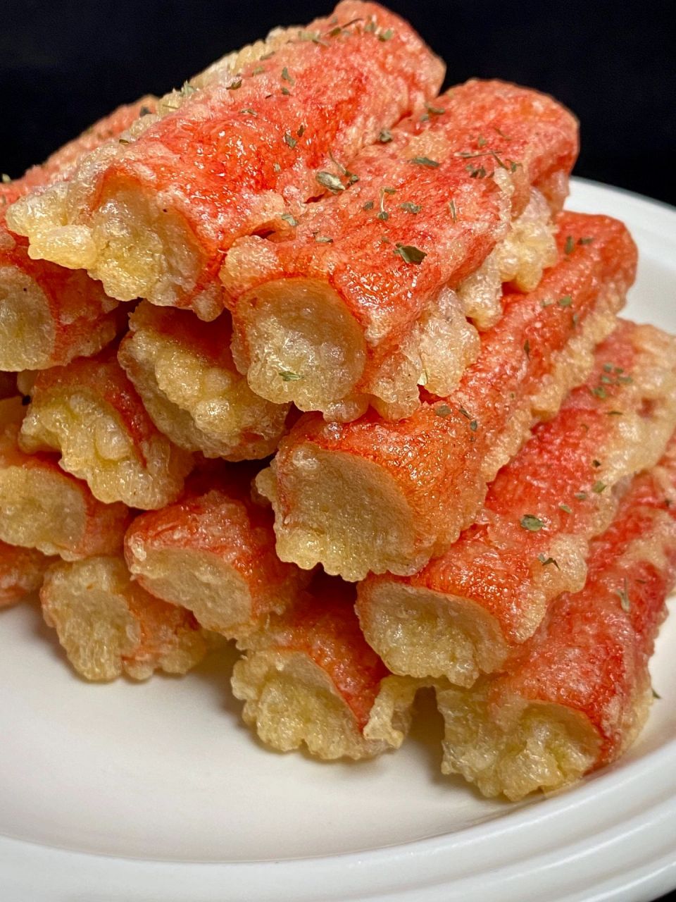 再发一遍,我妈做的香炸蟹柳棒真的可好吃啦,香迷糊了!外酥里嫩,香酥可