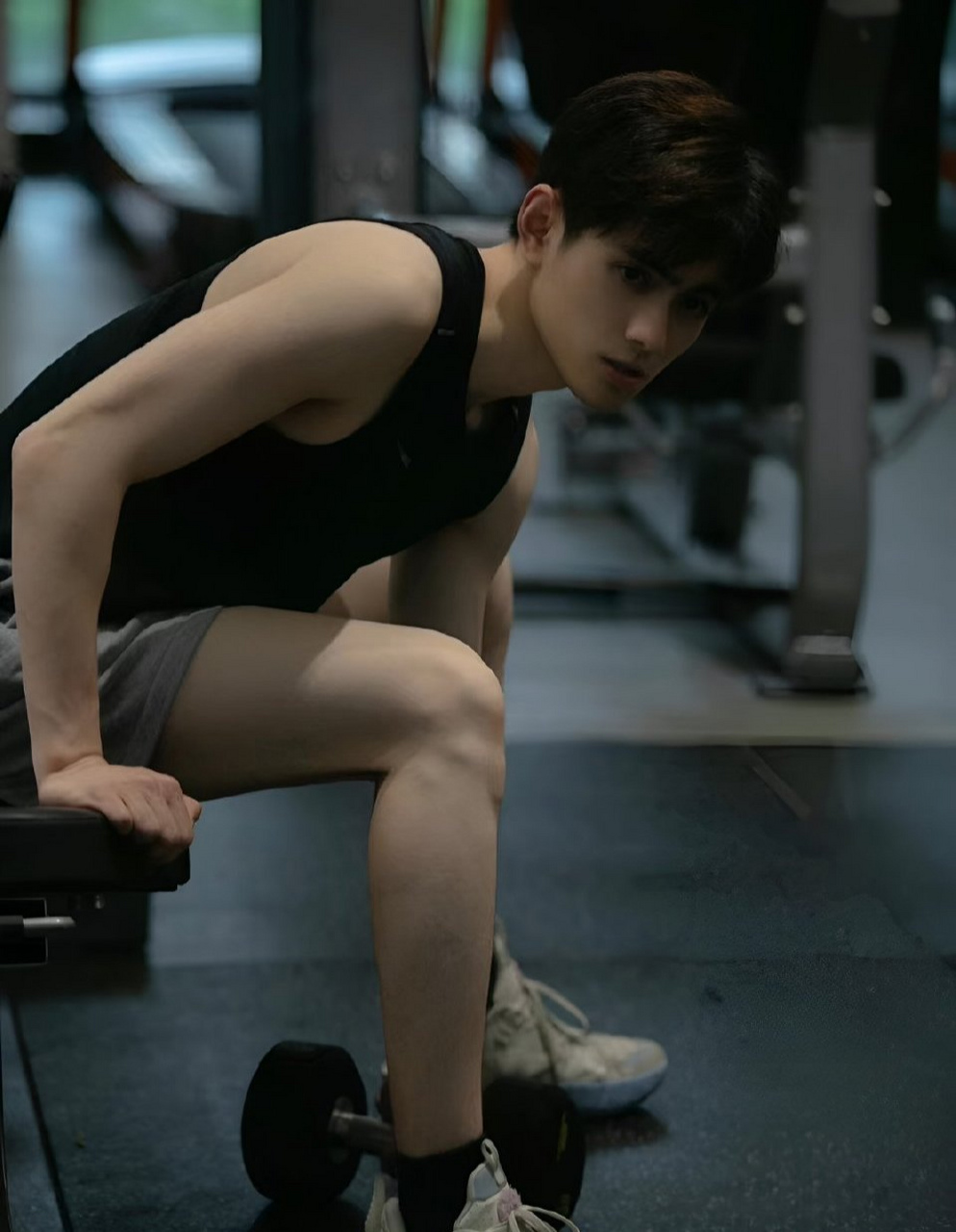 健身房里的帅哥#健身