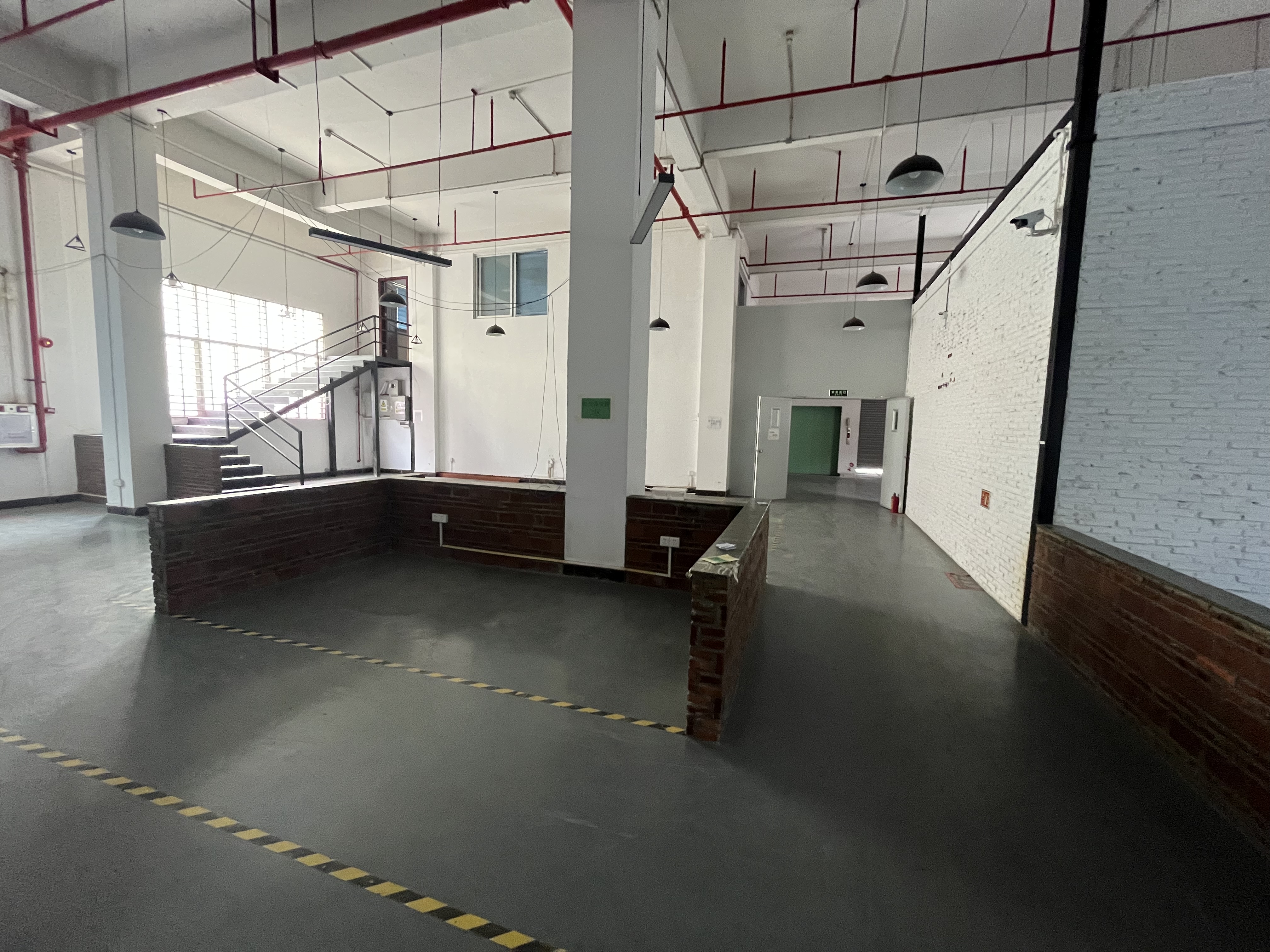 东莞东城牛山标准一楼厂房1600方急租