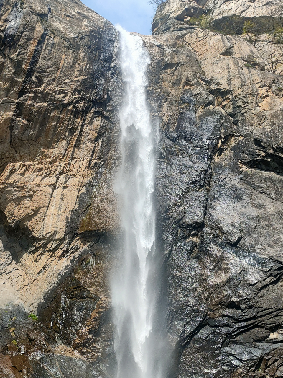 河南南召百尺潭