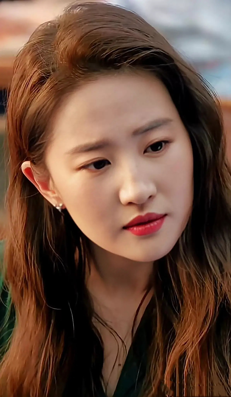 漂亮女人的模样,比漂亮女明星真实多了,真是百看不厌的神颜,一晃都三