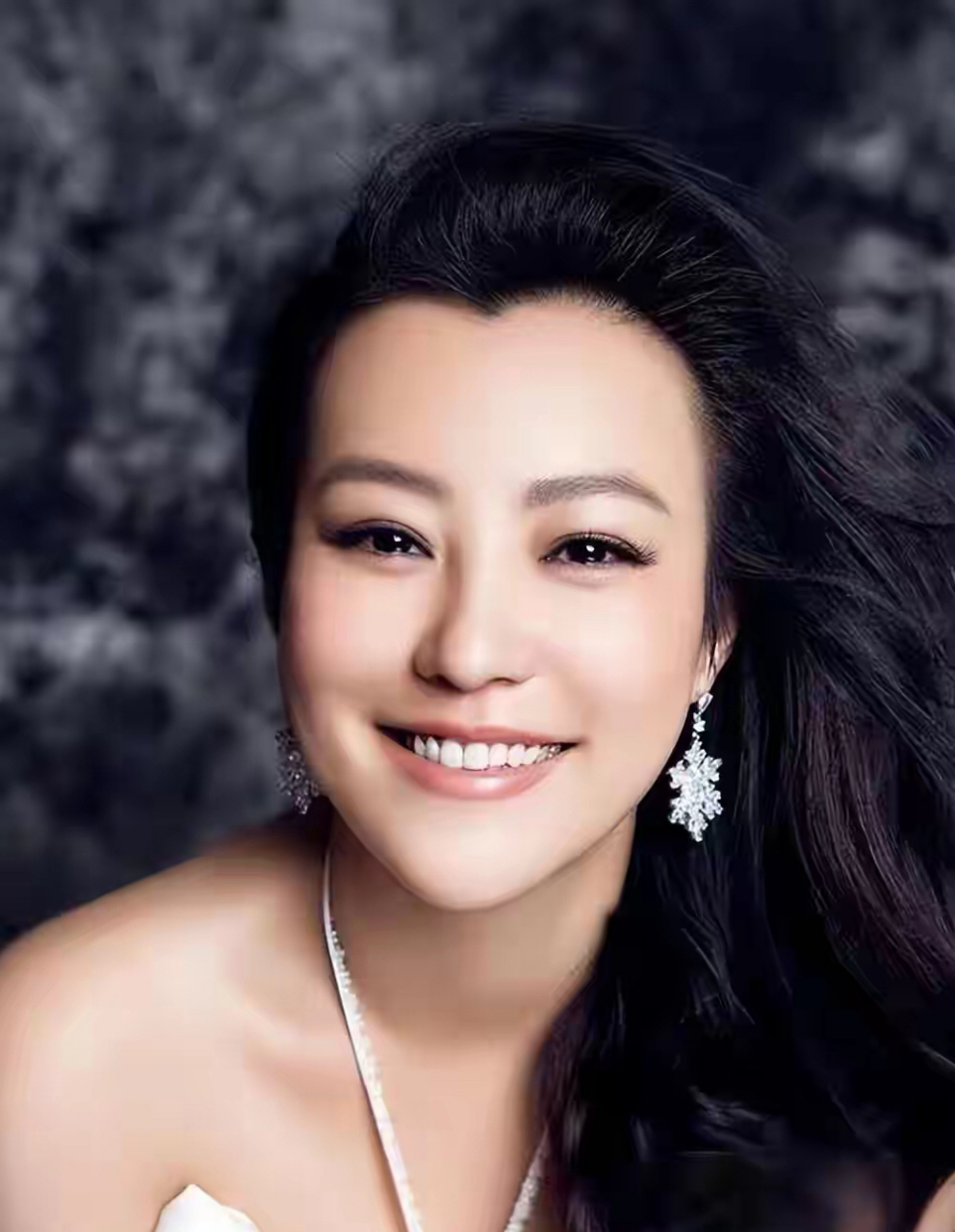 助我上热门# 郝蕾一如既往呈现给大家的,是越来越纯熟的演技.