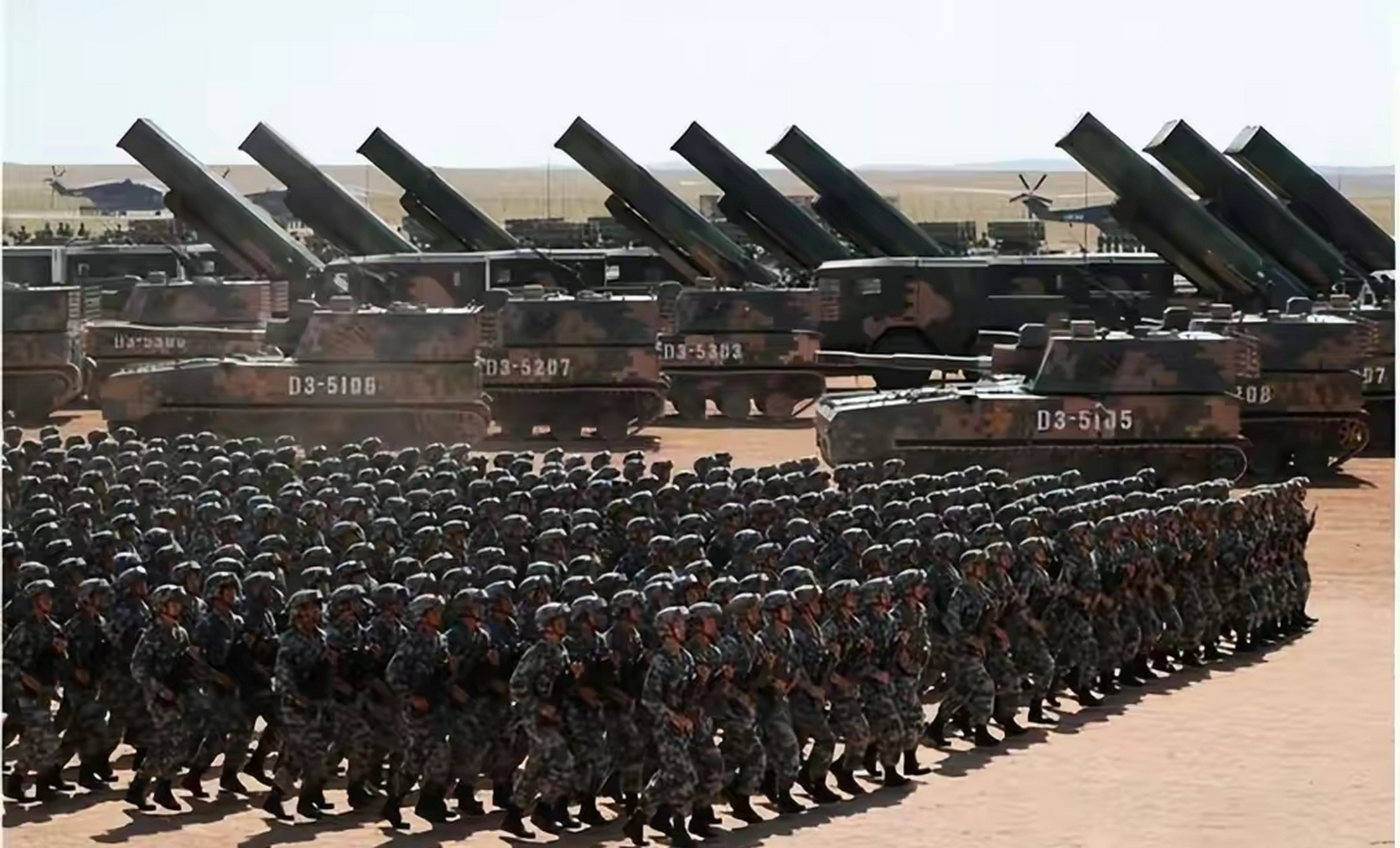 最近,中国军方举行了一次隆重的火箭军实兵演练,展示了其强大的军事