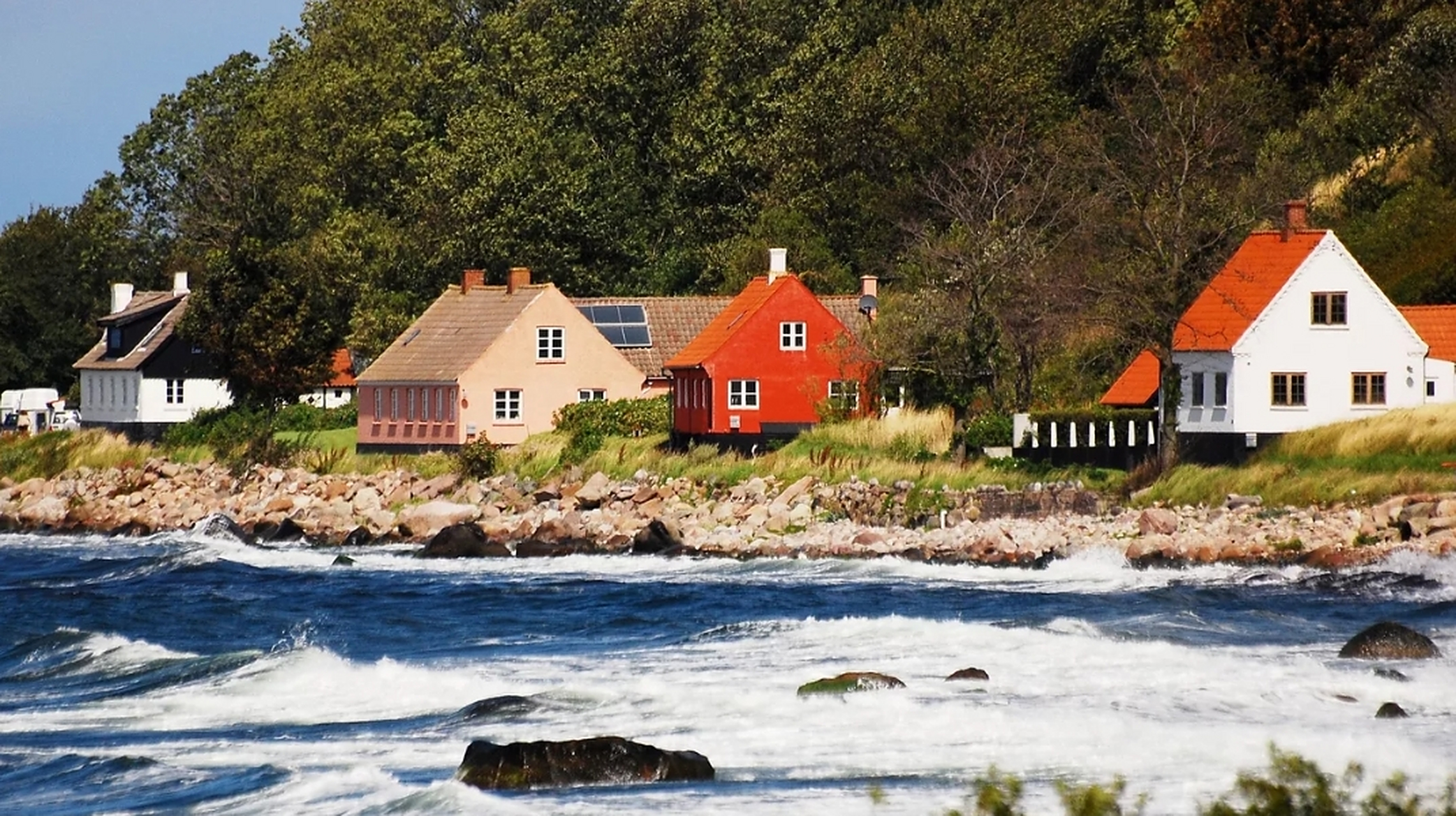 "未知声波"压力波引发丹麦岛神秘震动  上周六,丹麦博恩霍尔姆岛发生