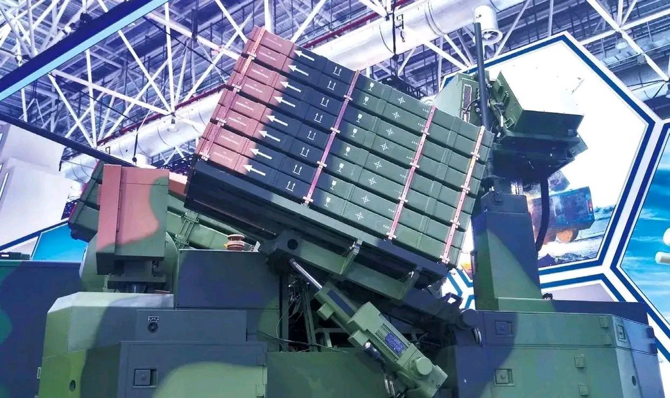 中国研发的fk3000防空系统:一款集传统防空与高效反无人机为一体的