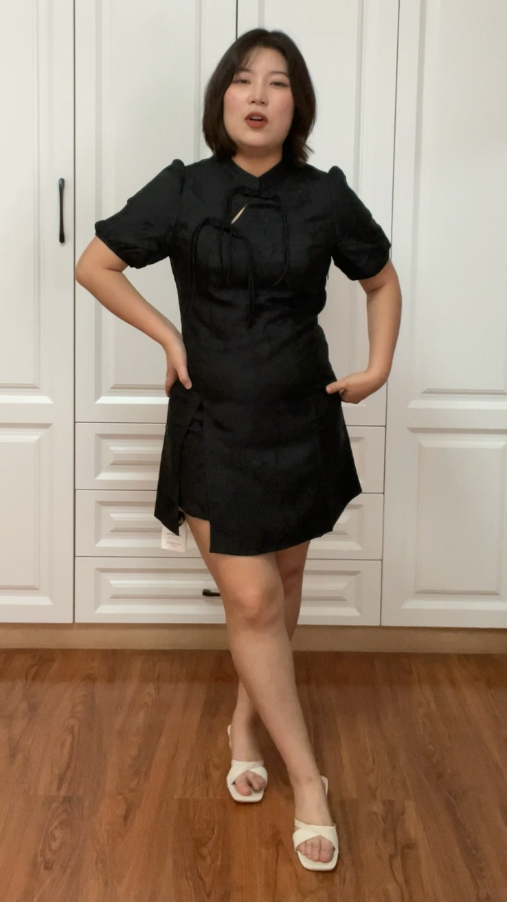 126斤的胖女孩穿新中式旗袍也能这么美!-度小视