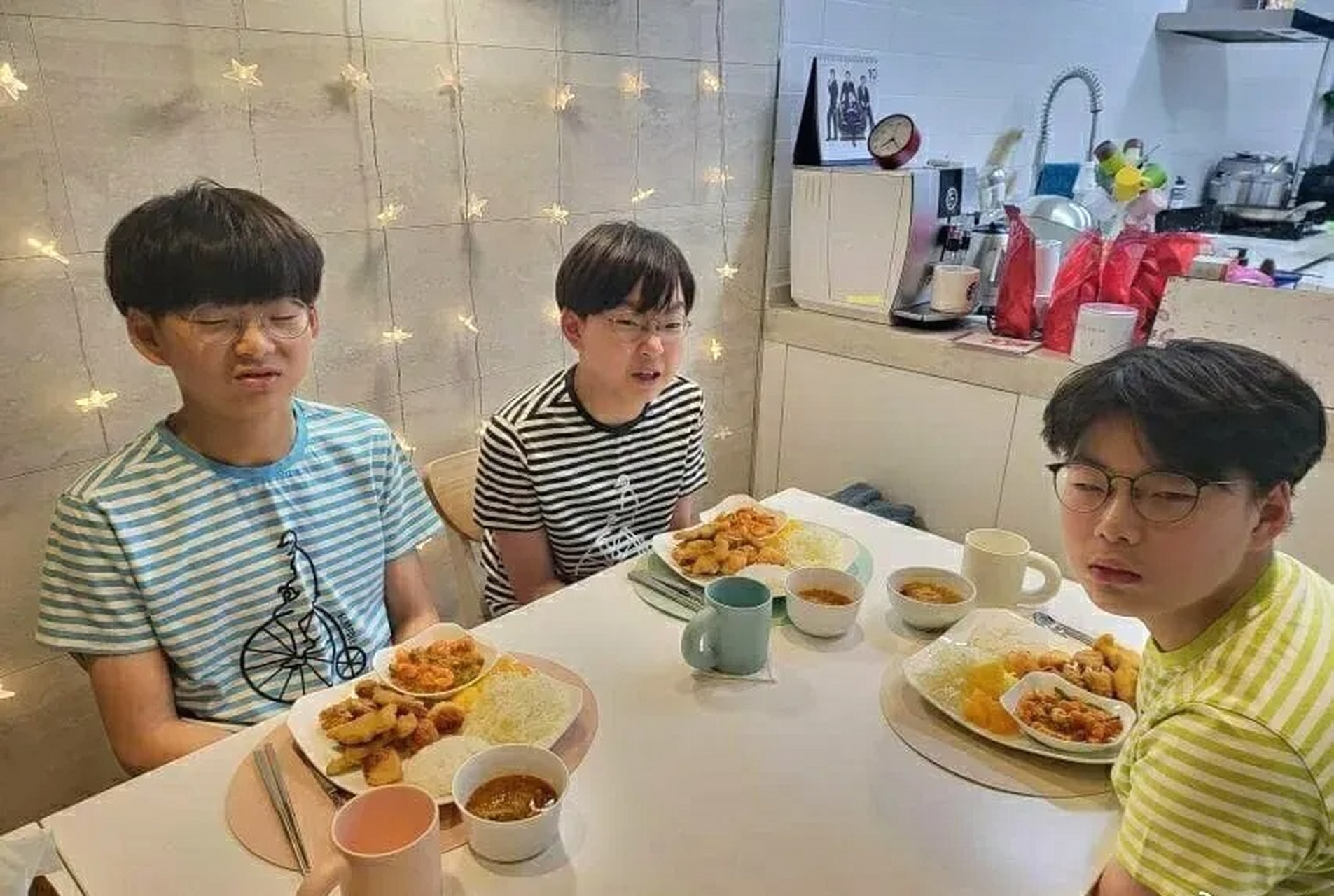 韩国大火的三胞胎长大了,果不其然,还是一如既往的可爱786178