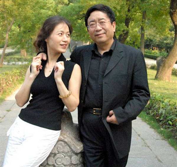 陈创老婆周佑君图片图片