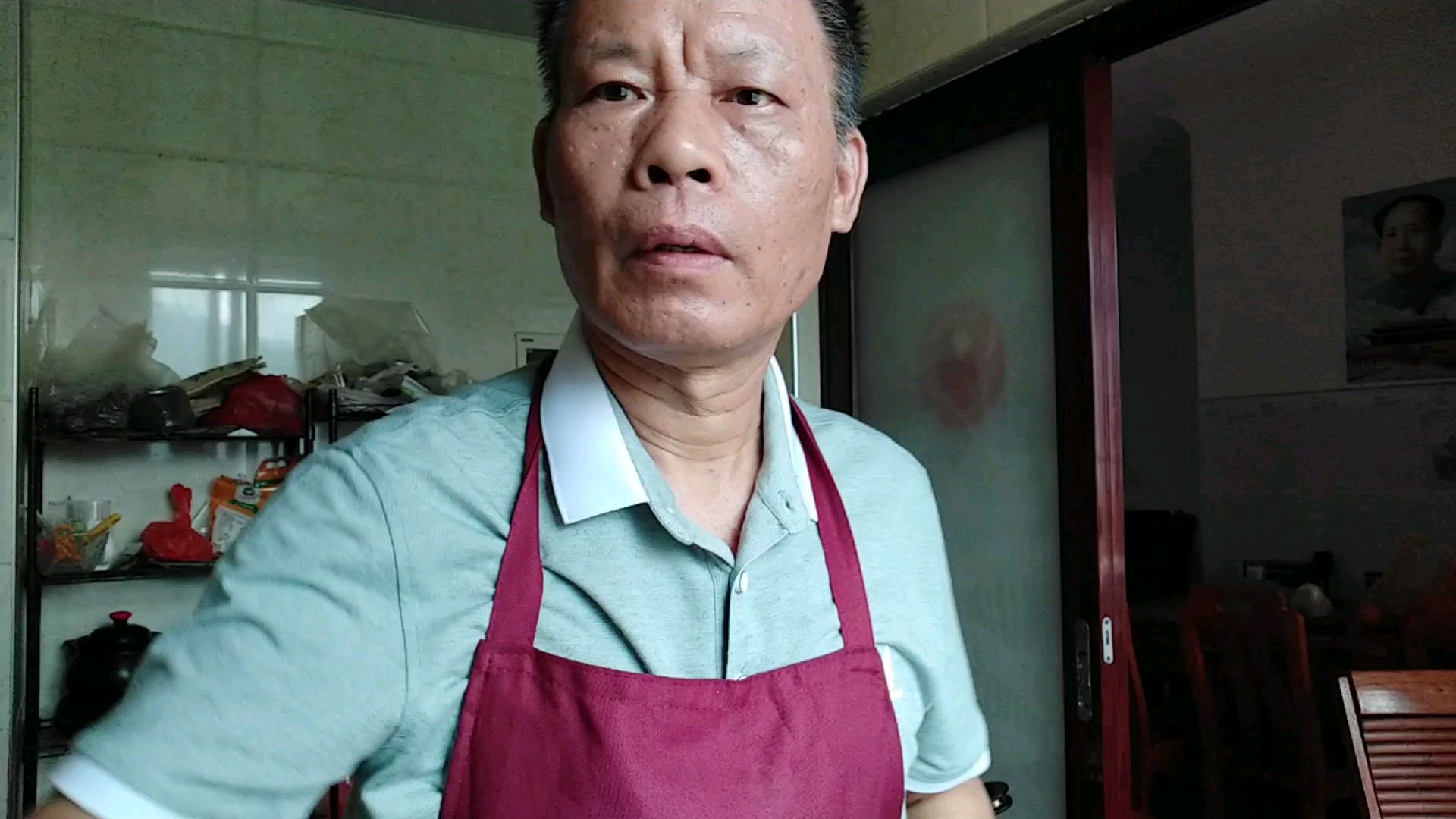 蒸鸡肉再来一个丝瓜汤,又是一个营养餐