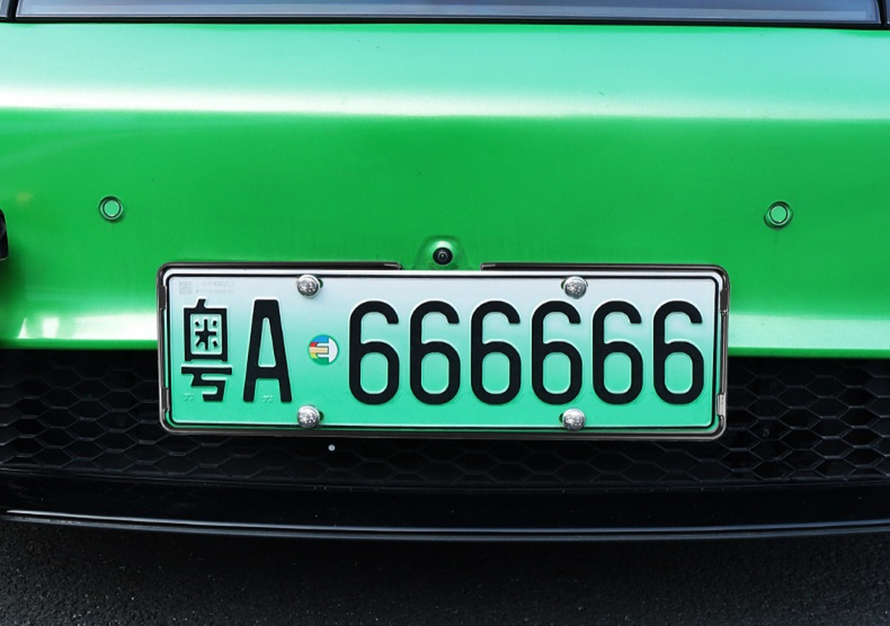 中国版chatgpt来了#  燃油车蓝色号牌,新能源车绿色号牌,大家似乎