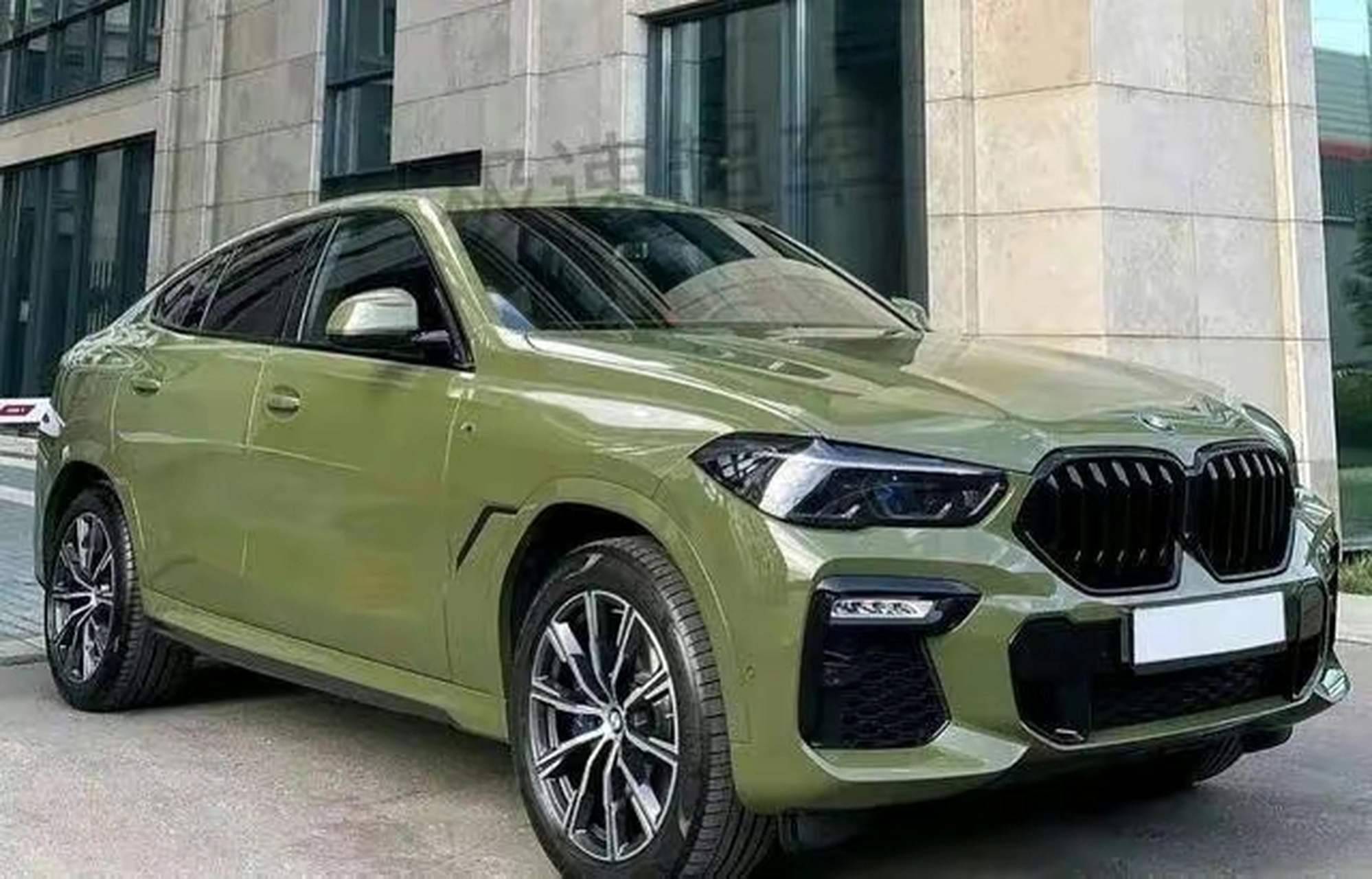 汽车# 墨绿色漆面 四驱,全新宝马x6就是帅气