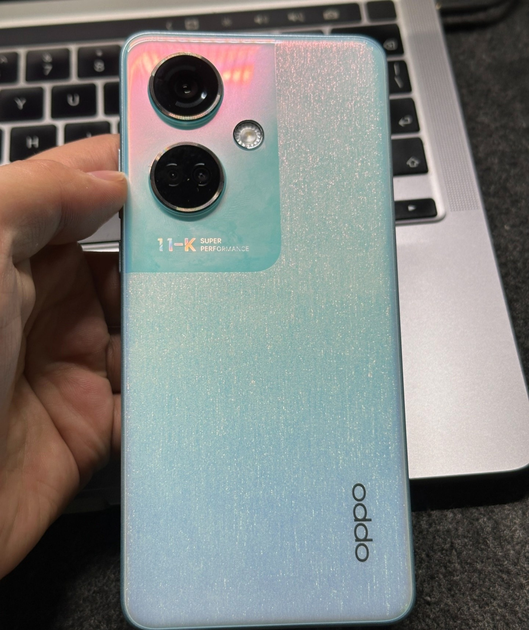 oppok11虽然处理器差点,但是给了你100w充电和同价位更好的拍照#手机