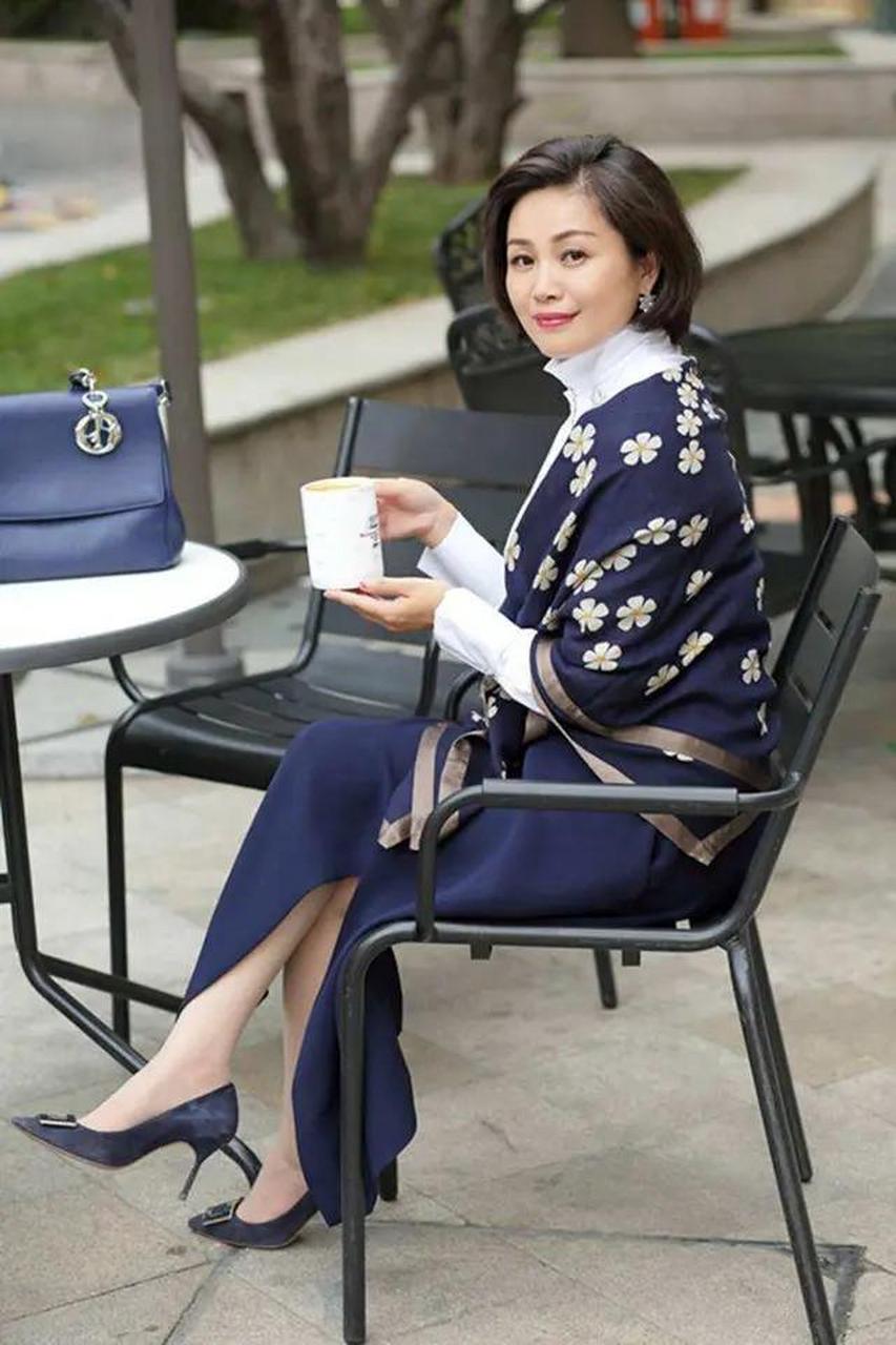 [心][心]         50岁的单身女人,一定要给自己,划出新的人生坐标