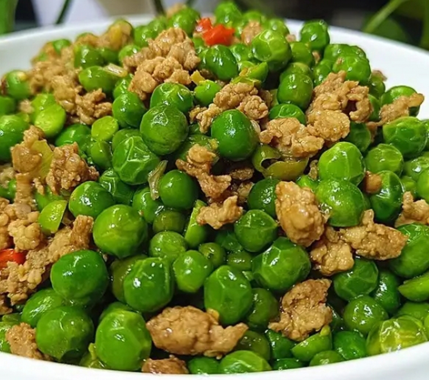 我的美食分享#   青豌豆炒肉末  食材:青豌豆,瘦肉,大蒜,生姜,小米辣