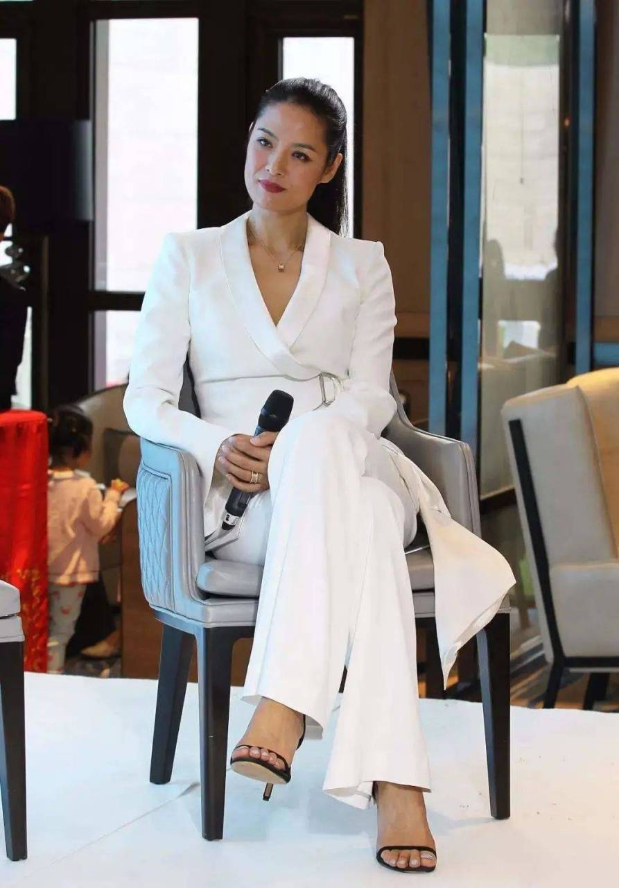 马艳丽,1974年11月出生于河南省周口市,影视明星,模特,服装设计师.