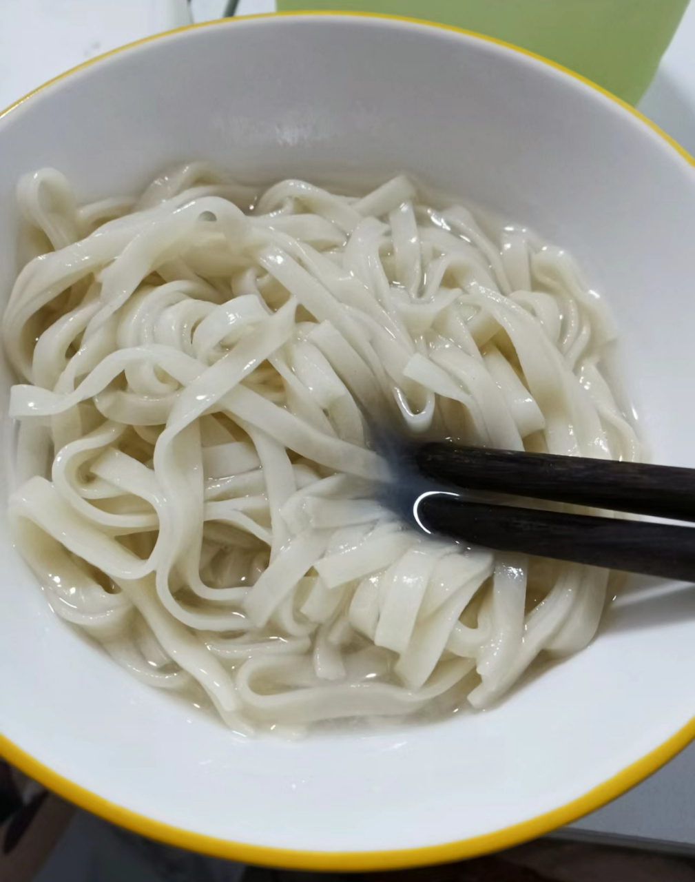 我在外面大鱼大肉,老公在家白水煮面,太幸福了[笑哭][笑哭][笑哭]