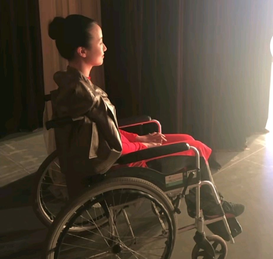 舞者葛敏,患渐冻症的6年