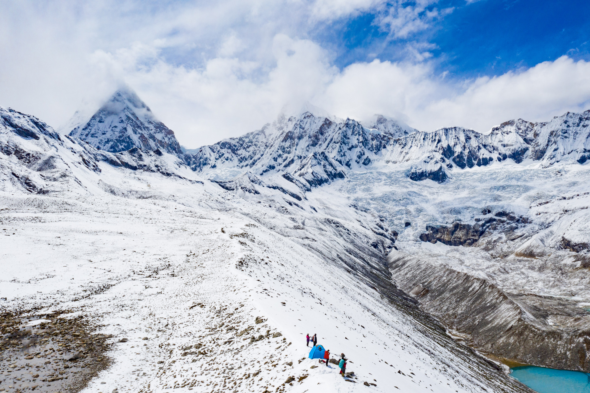 西藏游库拉岗日徒步时的风景,最高海拔5100米